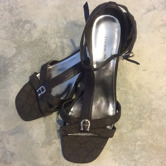 Signature Etienne Aigner Heels - Picture 1 of 3